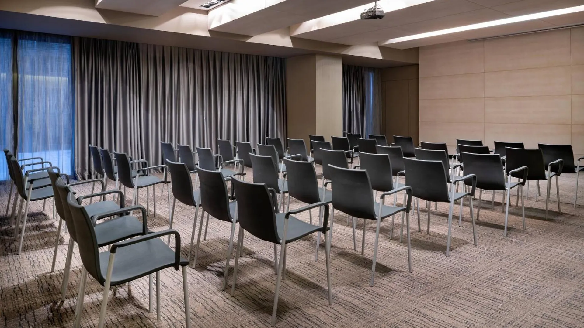 Ac Hotel Sants By Marriott Barcelona