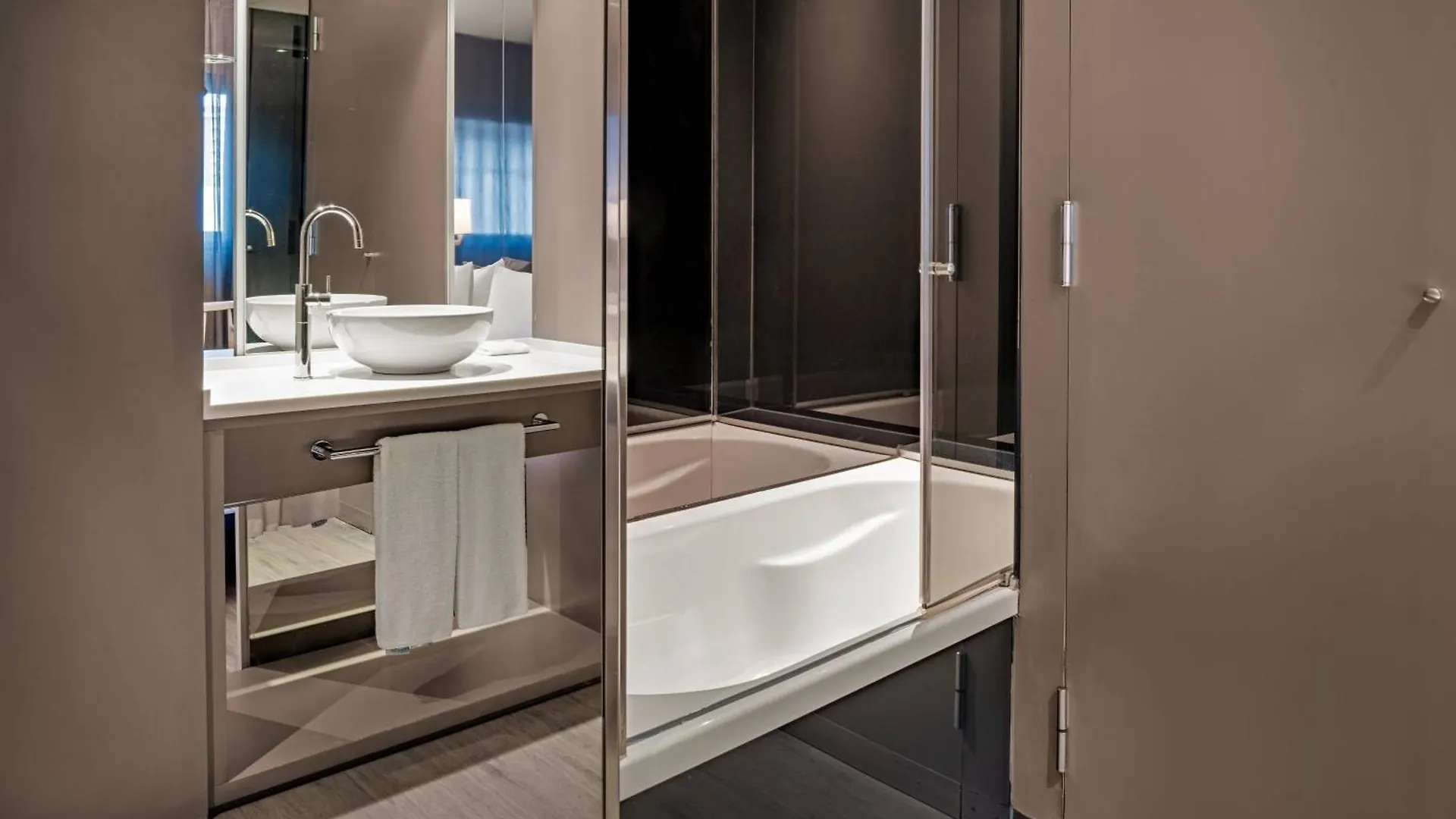 Ac Hotel Sants By Marriott Barcelona