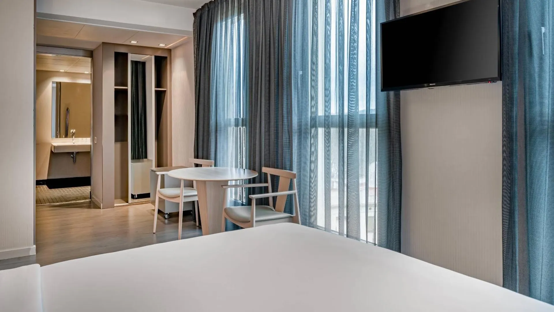 Ac Hotel Sants By Marriott Barcelona